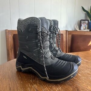 Keen Durand Polar Shell Boots Womens 8 Gray Black Thermal Waterproof Hiking Warm